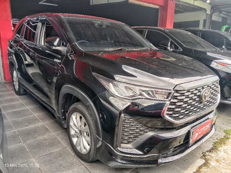 2024 Toyota Kijang Innova 2.0 Zenix V HV CVT - Foto 1 dari 6