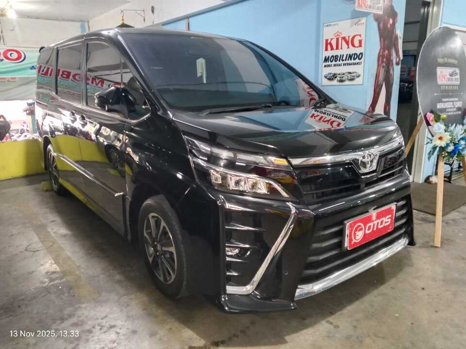 2017 Toyota Voxy 2.0 - Foto 1 dari 6