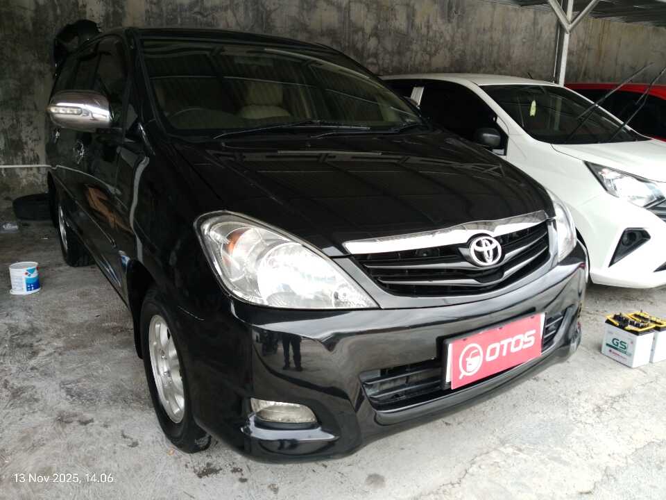 2010 Toyota Kijang Innova 2.0 J - Foto 1 dari 6