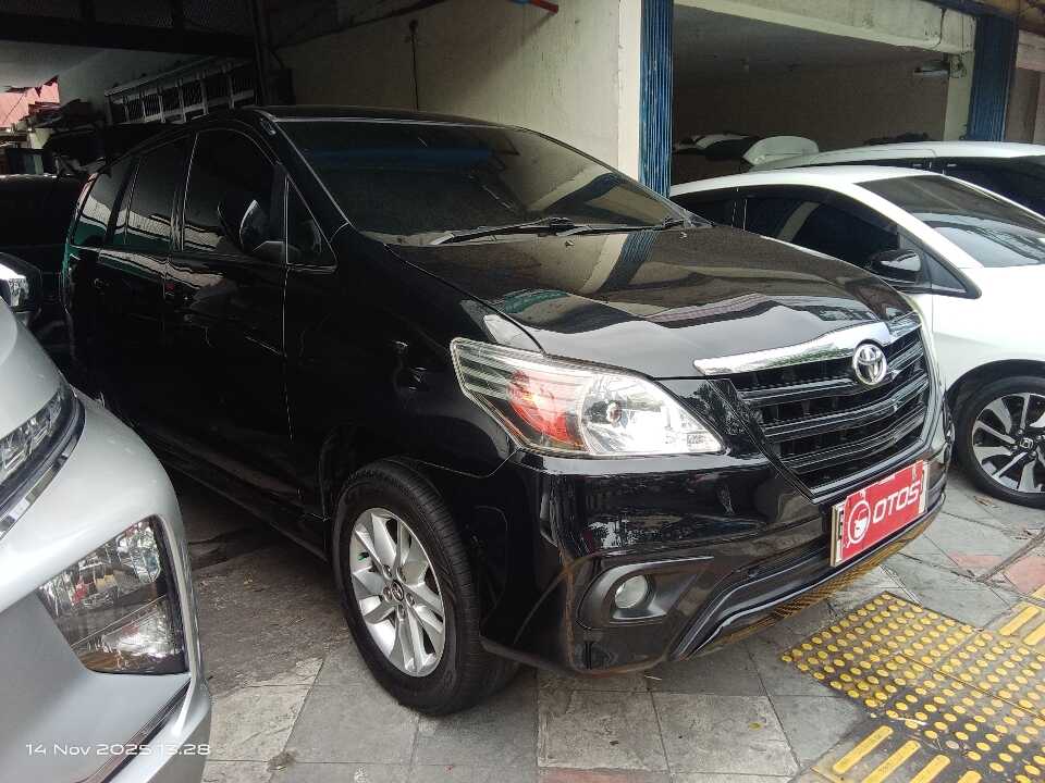 2015 Toyota Kijang Innova 2.0 E - Foto 1 dari 6