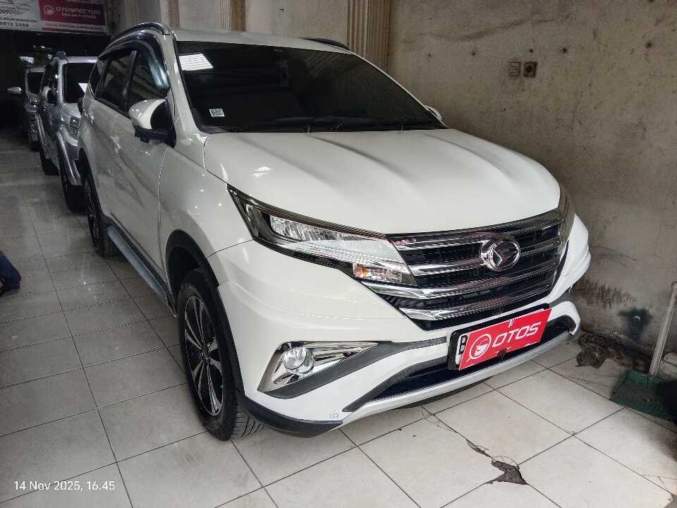 2022 Daihatsu Terios 1.5 R - Foto 1 dari 6