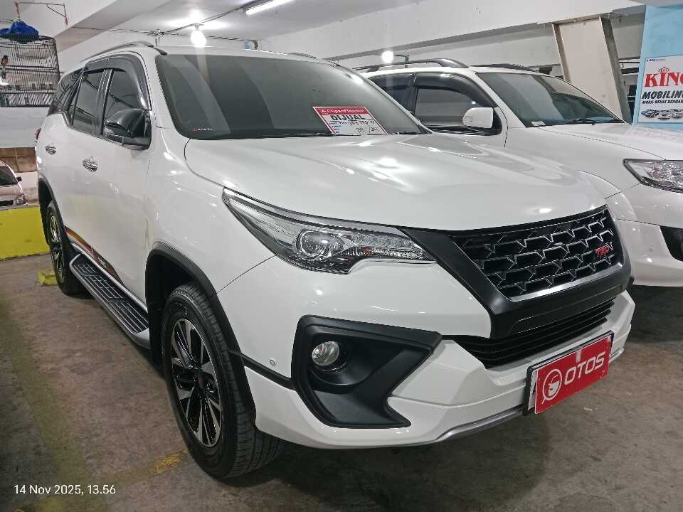 2017 Toyota Fortuner 2.4 4X2 VRZ - Foto 1 dari 6
