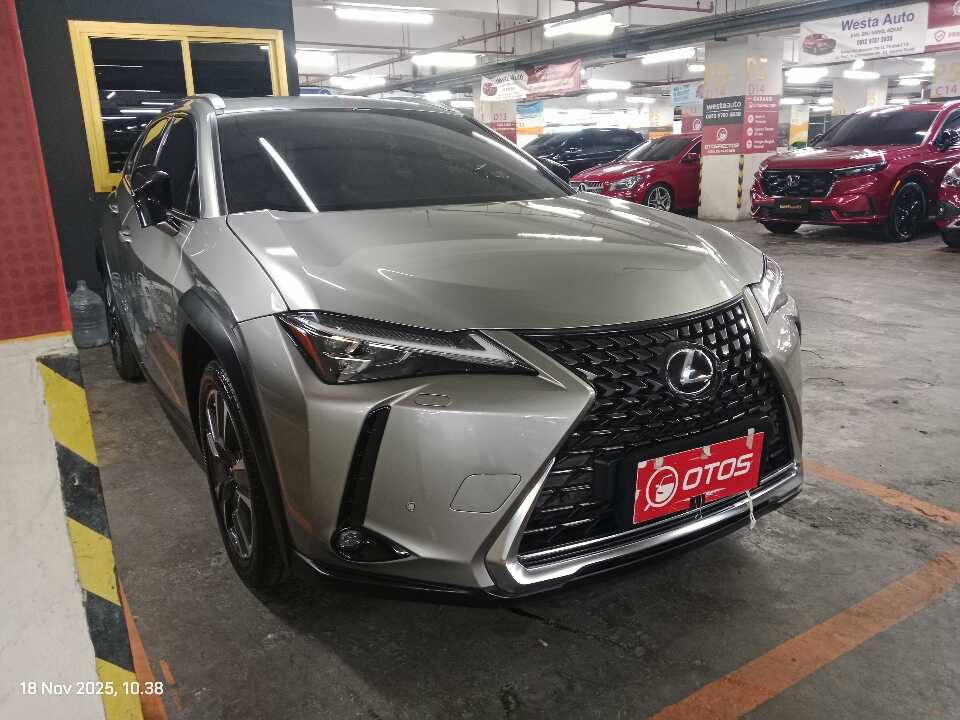 2020 Lexus UX 200 2.0 Luxury - Foto 1 dari 6
