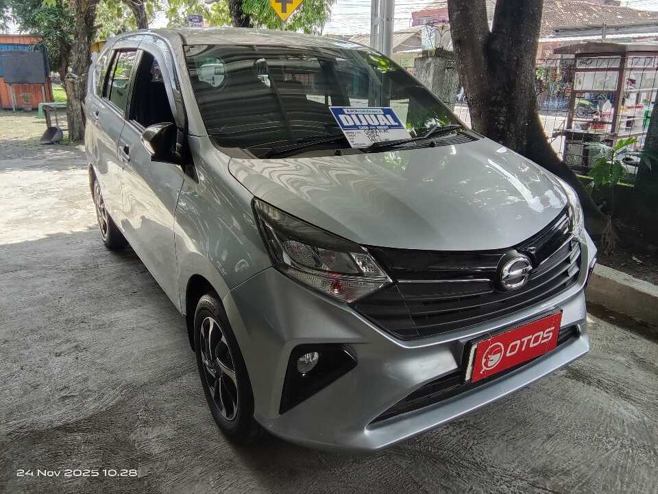 2023 Daihatsu Sigra 1.2 R - Foto 1 dari 6