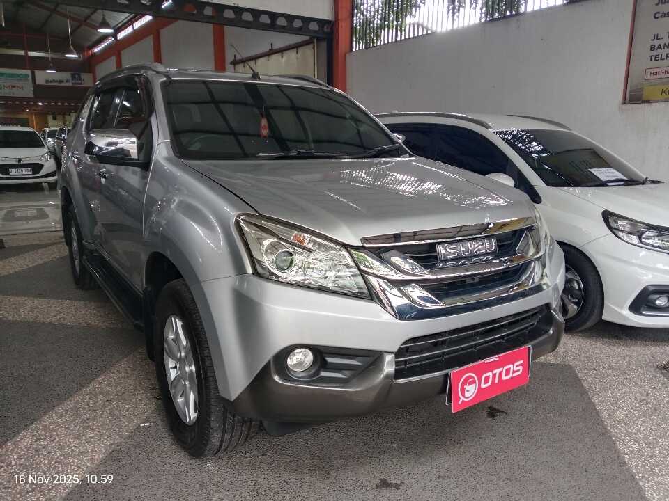 2015 Isuzu MU-X 2.5 - Foto 1 dari 6