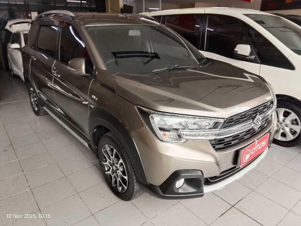 2020 Suzuki XL7 1.5 - Foto 1 dari 6