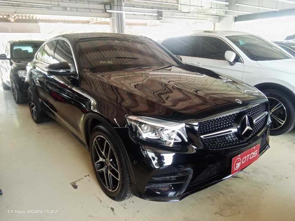 2019 Mercedes-Benz GLC300 2.0 Coupe AMG Line - Foto 1 dari 6