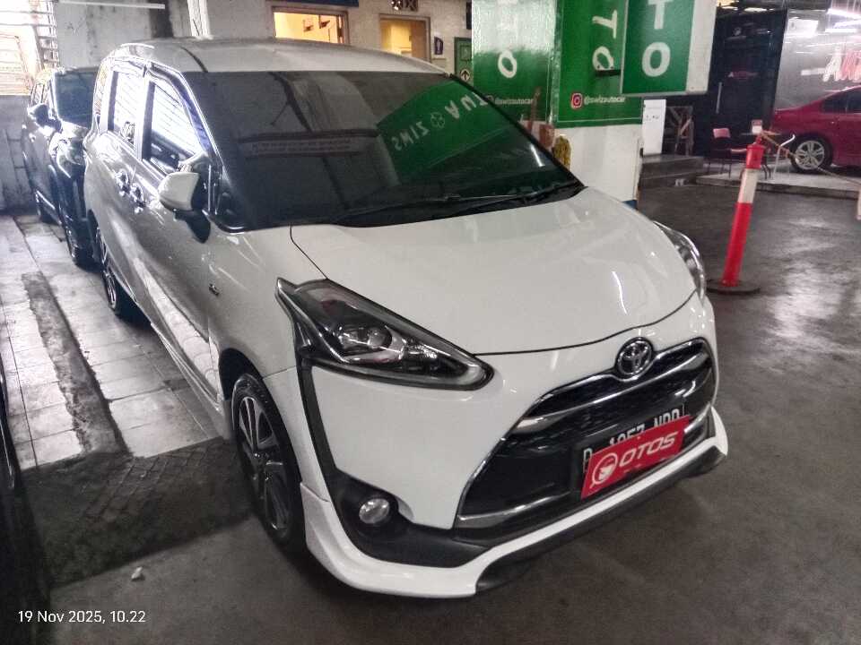 2017 Toyota Sienta 1.5 Q - Foto 1 dari 6