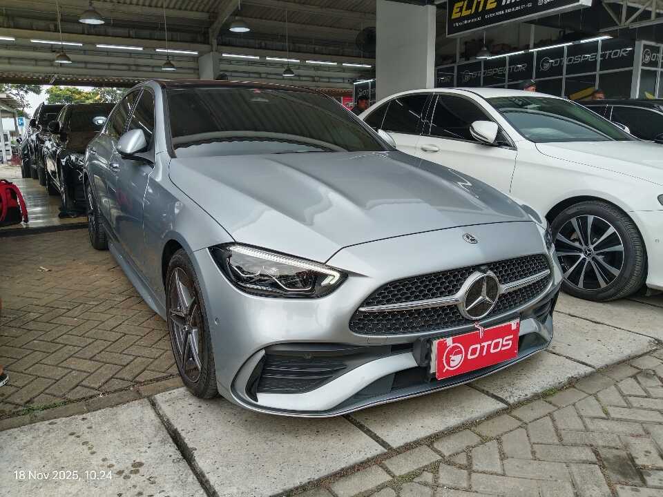 2022 Mercedes-Benz C300 2.0 - Foto 1 dari 6