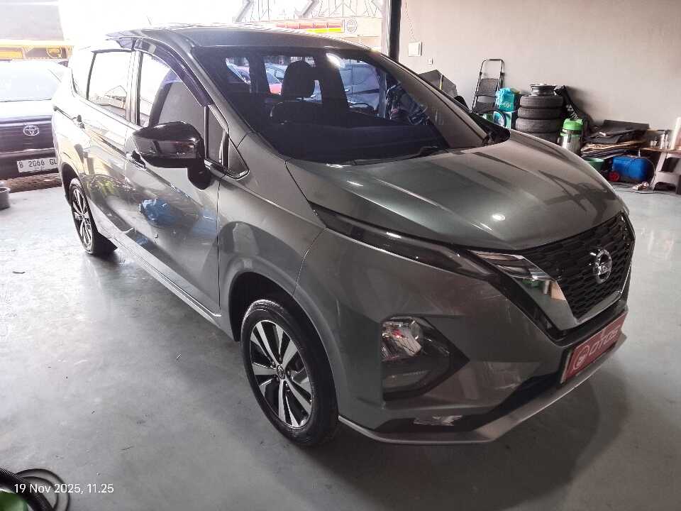 2019 Nissan Livina 1.5 VL - Foto 1 dari 9