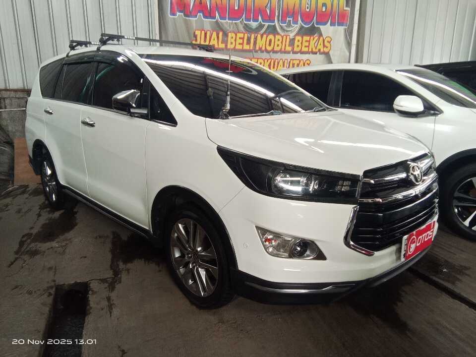 2017 Toyota Kijang Innova 2.4 Venturer - Foto 1 dari 6