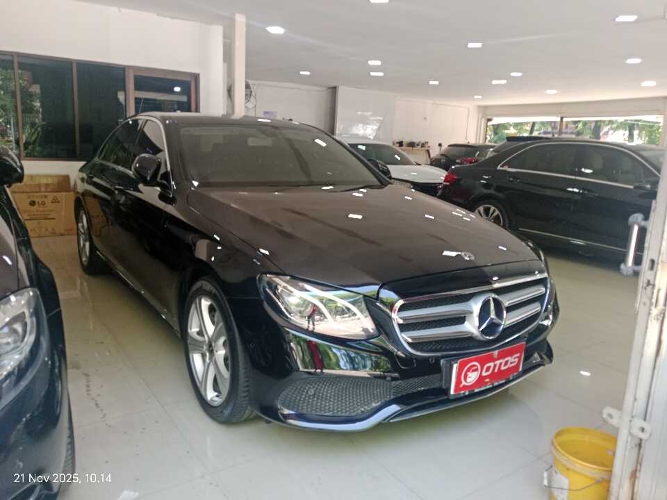 2017 Mercedes-Benz E250 2.0 - Foto 1 dari 6