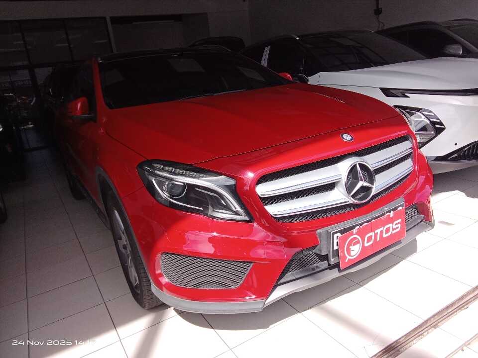 2016 Mercedes-Benz GLA200 1.6 - Foto 1 dari 6