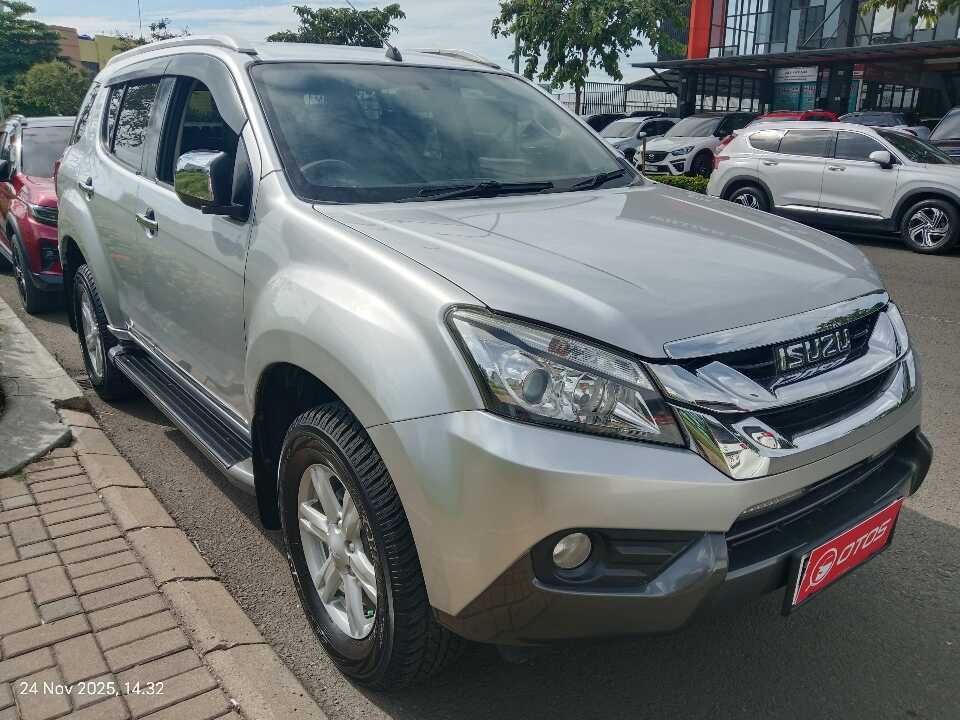 2015 Isuzu MU-X 2.5 Royale - Foto 1 dari 6
