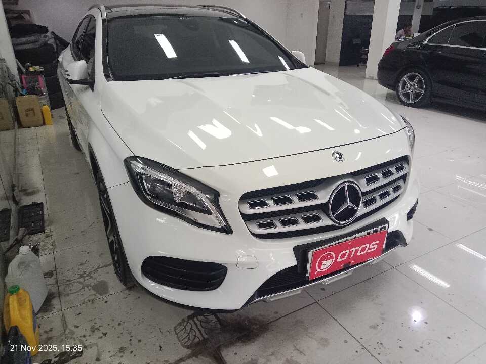 2018 Mercedes-Benz GLA200 1.6 - Foto 1 dari 6