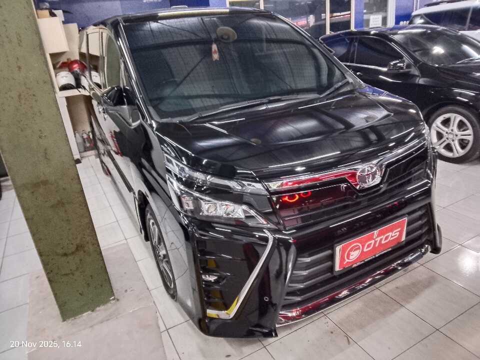 2018 Toyota Voxy 2.0 - Foto 1 dari 6