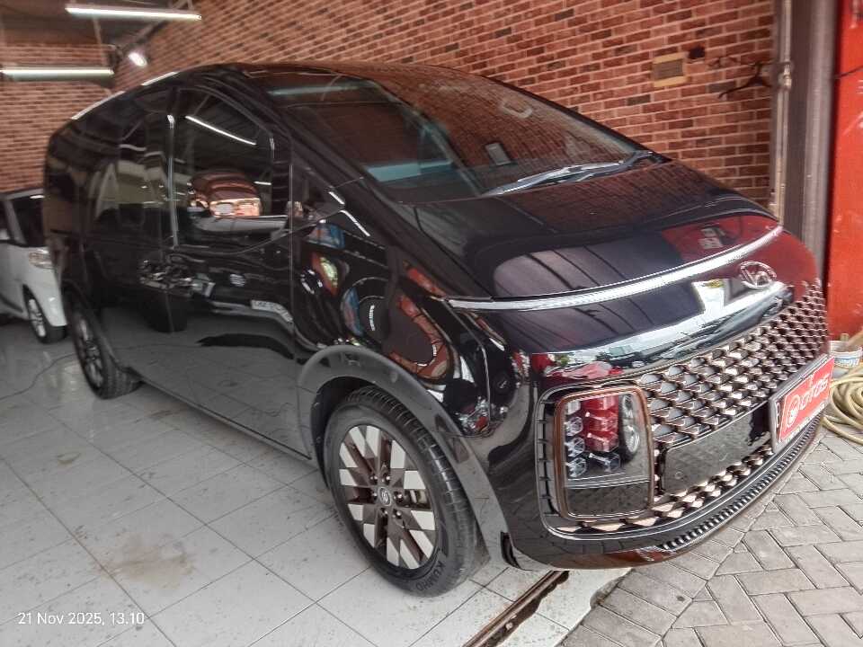 2021 Hyundai Staria 2.2 - Foto 1 dari 6