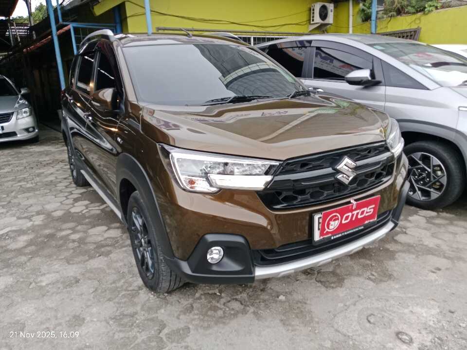 2023 Suzuki XL7 1.5 Beta - Foto 1 dari 6