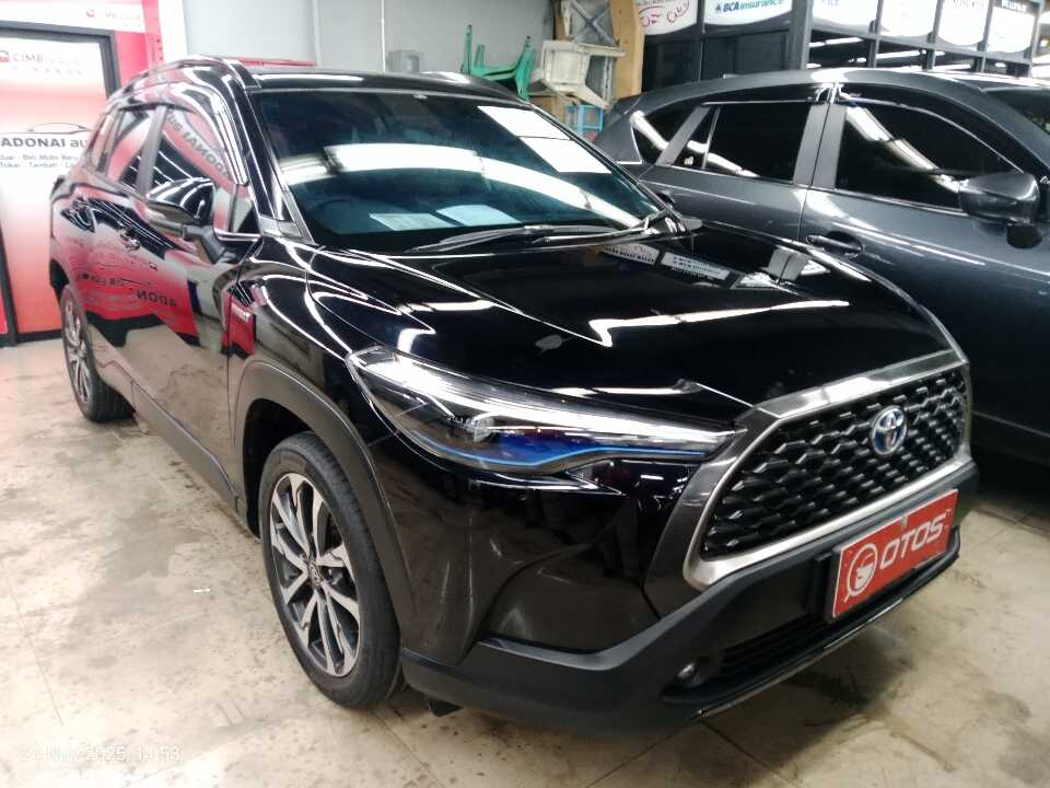 2022 Toyota Corolla Cross 1.8 Hybrid - Foto 1 dari 6
