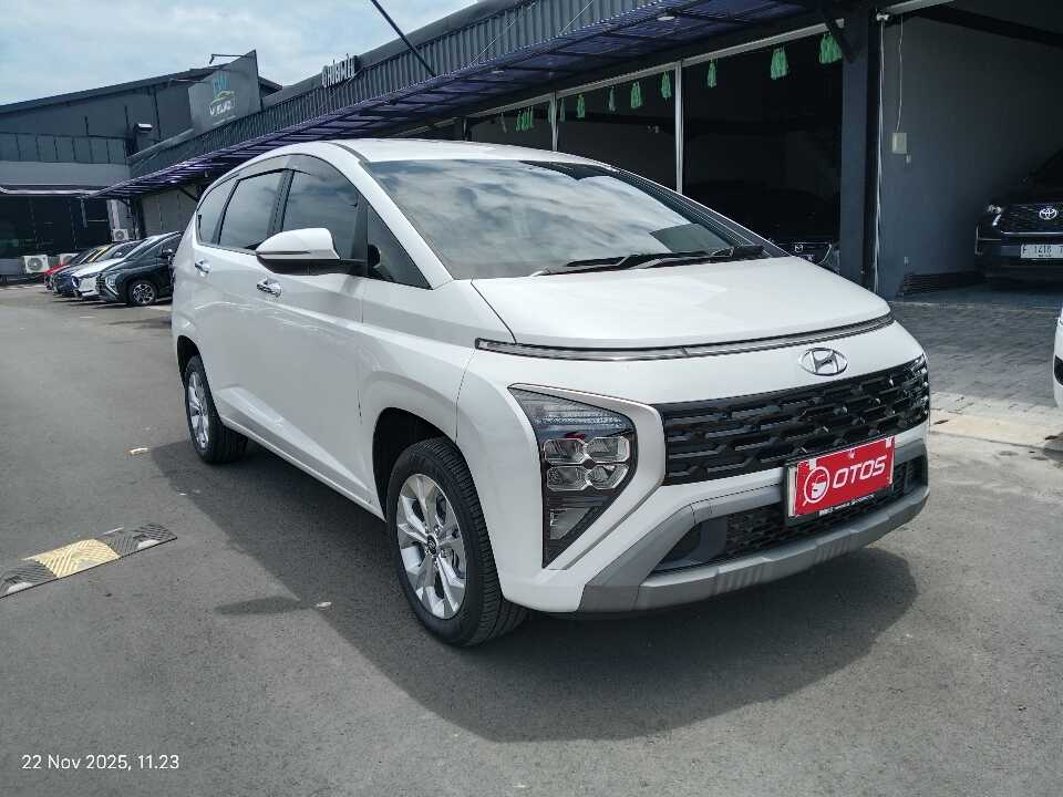 2024 Hyundai Stargazer 1.5 Trend - Foto 1 dari 9