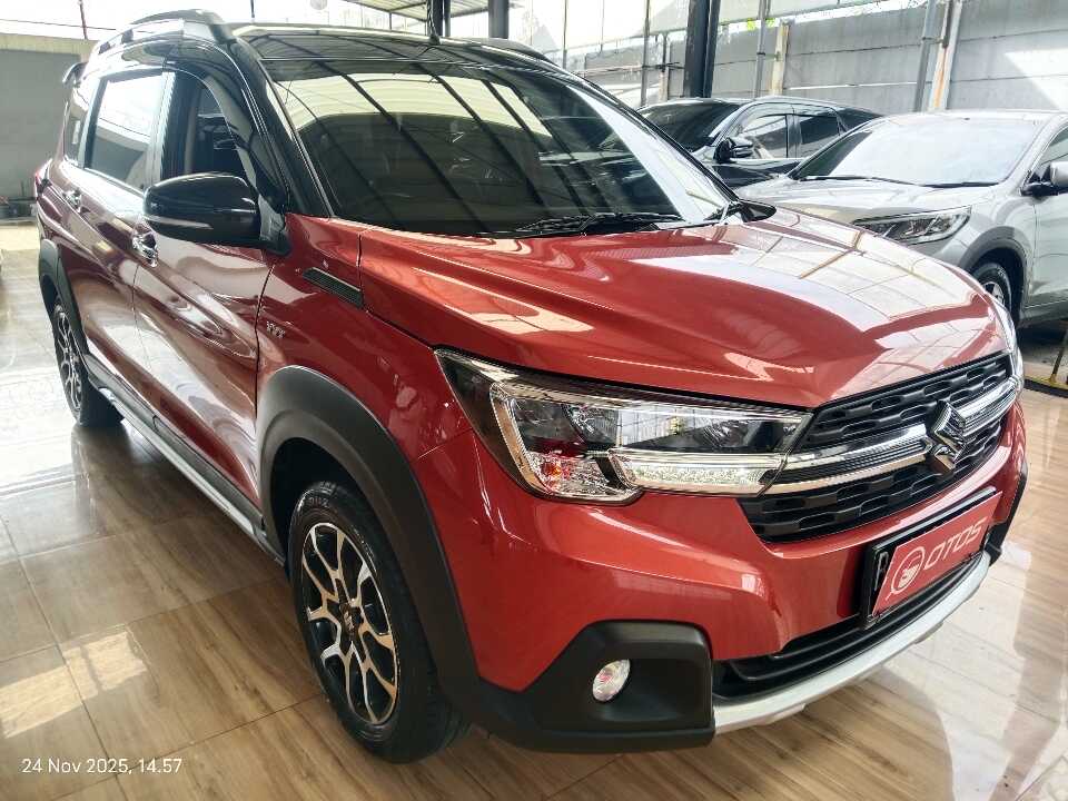 2021 Suzuki XL7 1.5 Alpha - Foto 1 dari 6