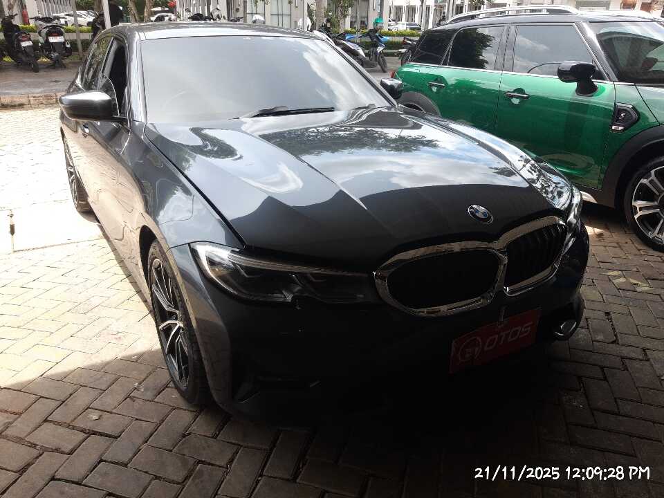 2019 BMW 320i 2.0 - Foto 1 dari 6