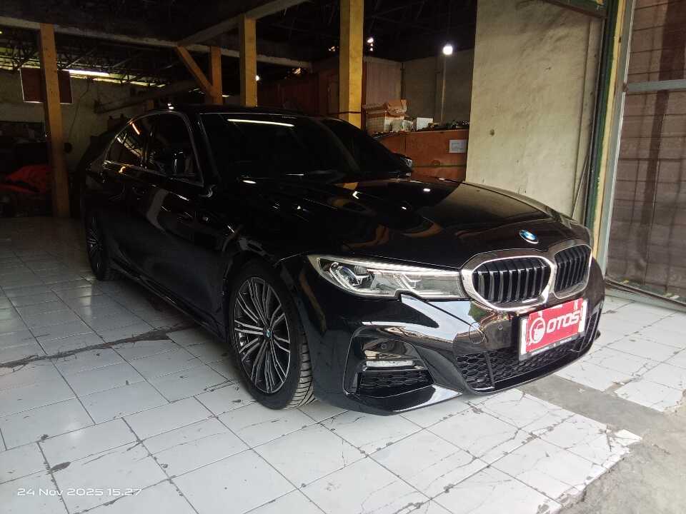 2020 BMW 330i 2.0 - Foto 1 dari 6