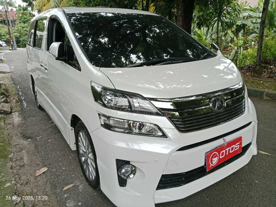 2015 Toyota Vellfire 2.4 ZG - Foto 1 dari 6