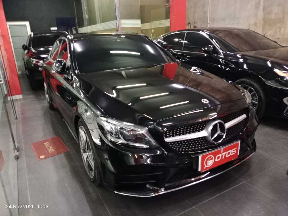 2019 Mercedes-Benz C300 2.0 - Foto 1 dari 6