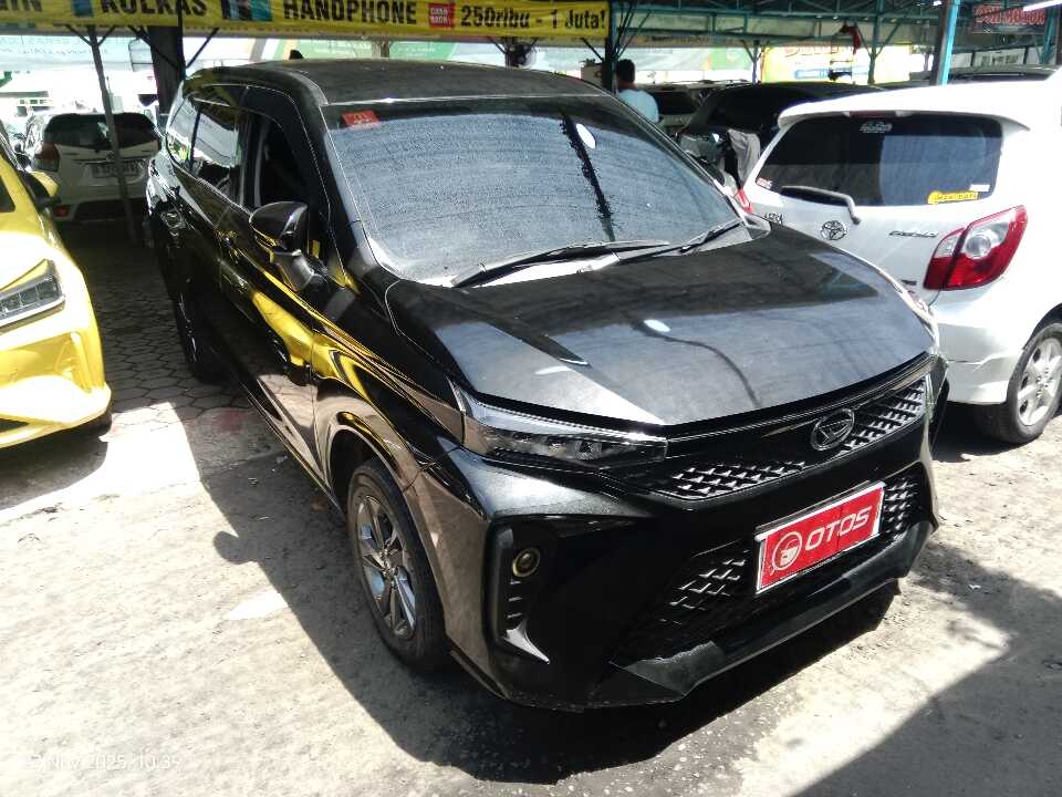 2022 Daihatsu Xenia 1.3 X - Foto 1 dari 6