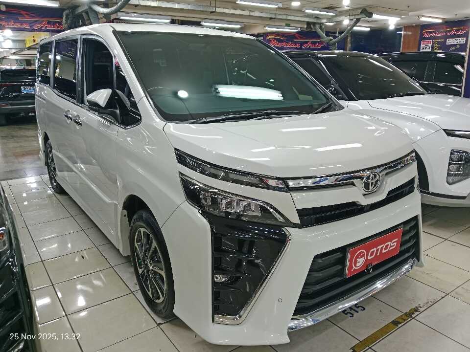 2019 Toyota Voxy 2.0 - Foto 1 dari 6