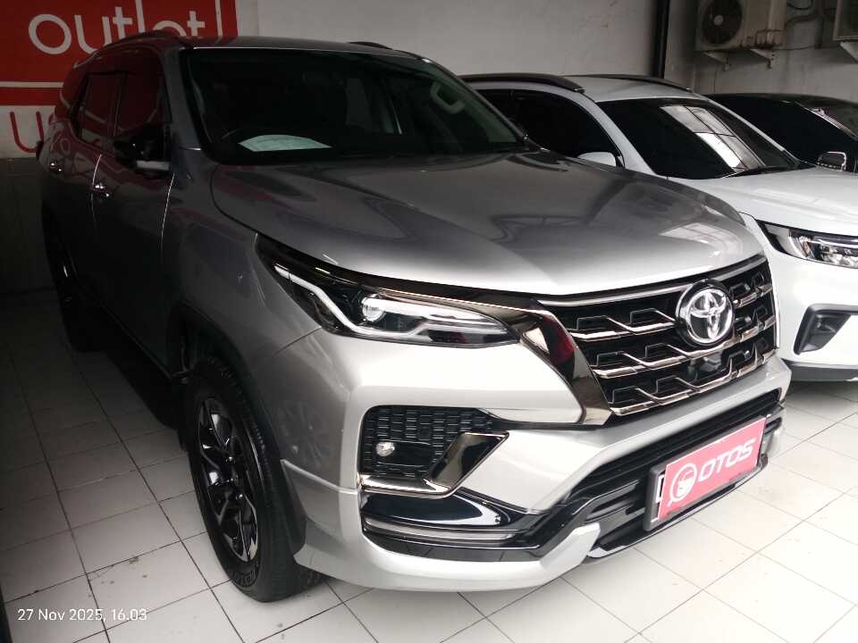 2021 Toyota Fortuner 2.4 4X2 VRZ - Foto 1 dari 6
