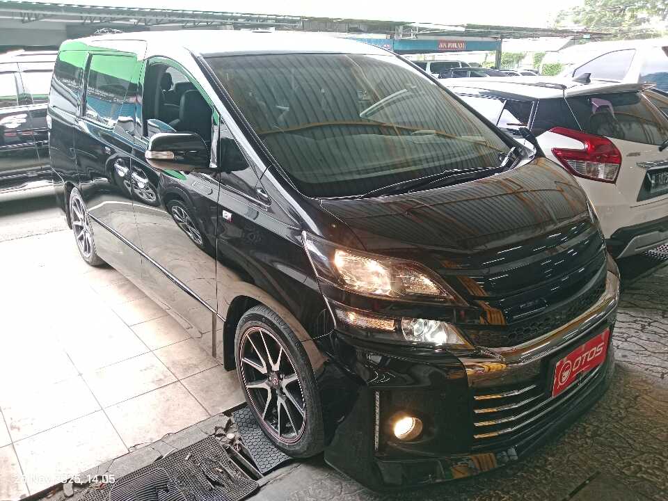 2013 Toyota Vellfire 2.4 Z - Foto 1 dari 6