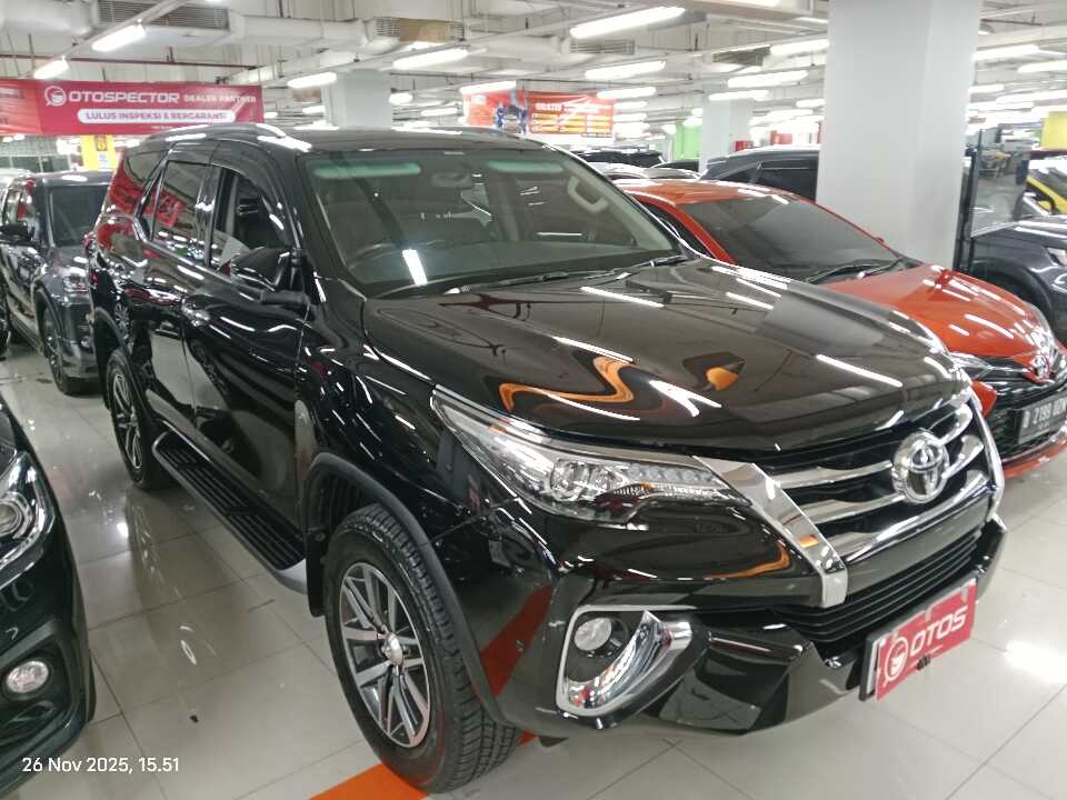 2019 Toyota Fortuner 2.4 4X2 VRZ - Foto 1 dari 6