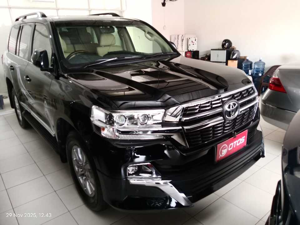 2016 Toyota Land Cruiser 4.5 - Foto 1 dari 10