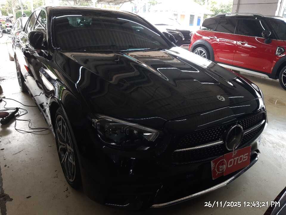 2022 Mercedes-Benz E300 2.0 - Foto 1 dari 6
