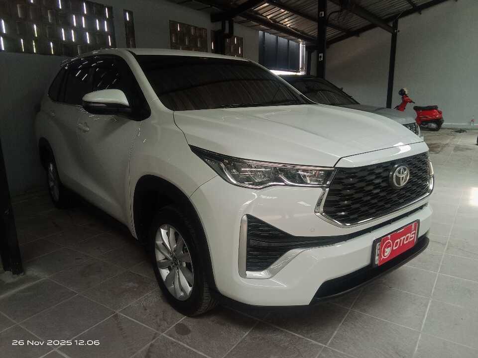 2022 Toyota Kijang Innova 2.0 Zenix V CVT - Foto 1 dari 6