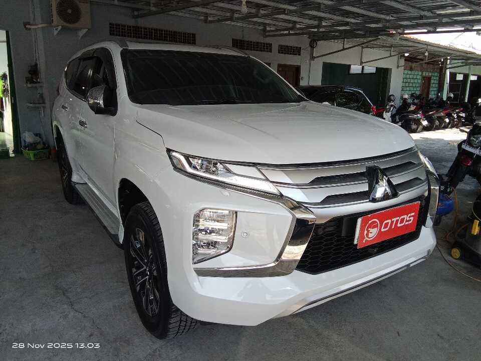 2023 Mitsubishi Pajero Sport 2.4 Dakar Ultimate - Foto 1 dari 6