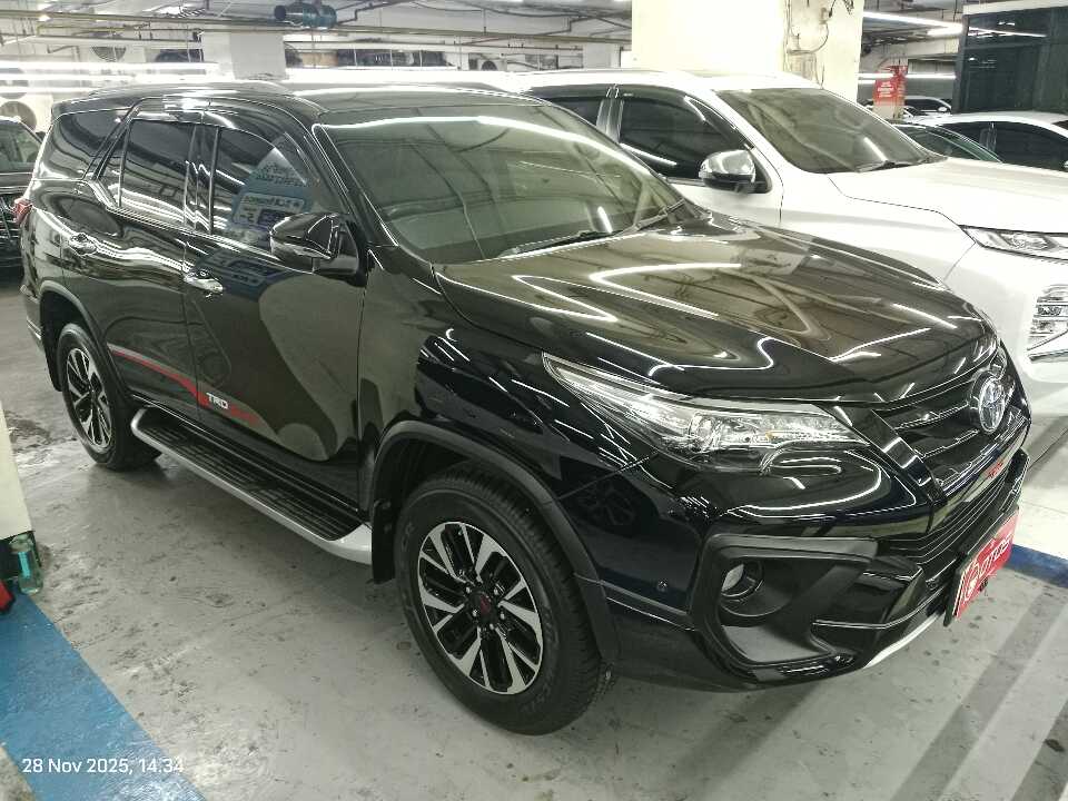 2018 Toyota Fortuner 2.4 4X2 VRZ - Foto 1 dari 6