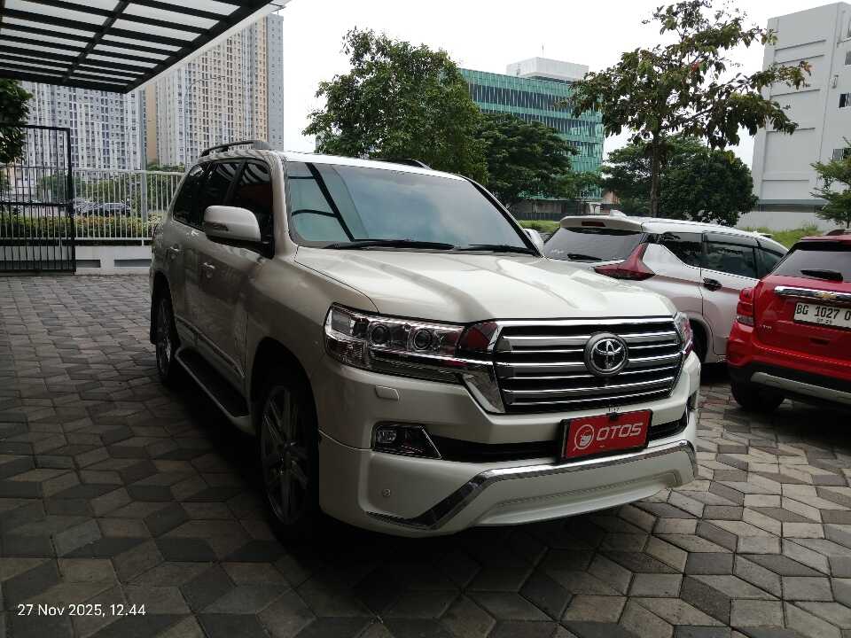 2013 Toyota Land Cruiser 4.5 - Foto 1 dari 6