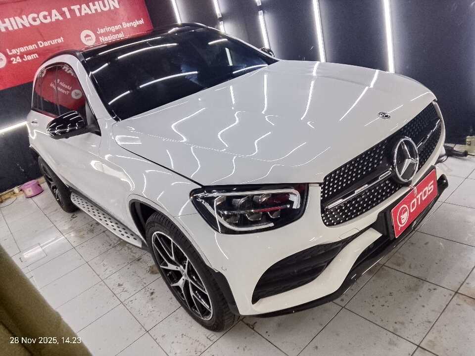2022 Mercedes-Benz GLC200 2.0 - Foto 1 dari 6
