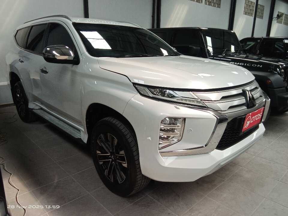 2022 Mitsubishi Pajero Sport 2.4 Dakar Ultimate - Foto 1 dari 6