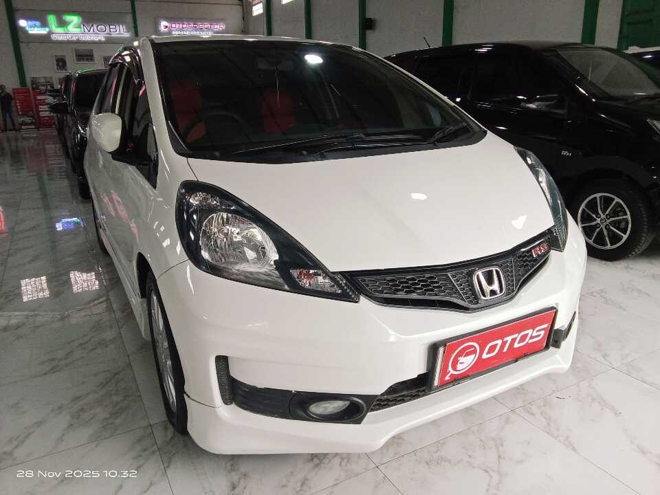 2013 Honda Jazz 1.5 E - Foto 1 dari 6