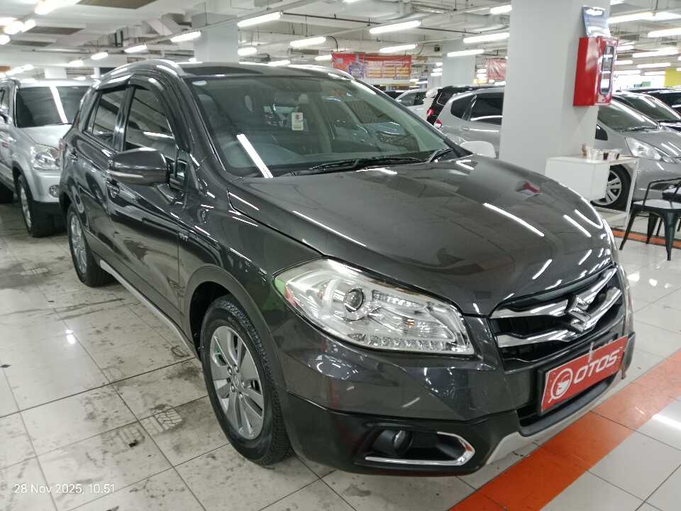 2016 Suzuki SX4 S-Cross 1.5 - Foto 1 dari 6