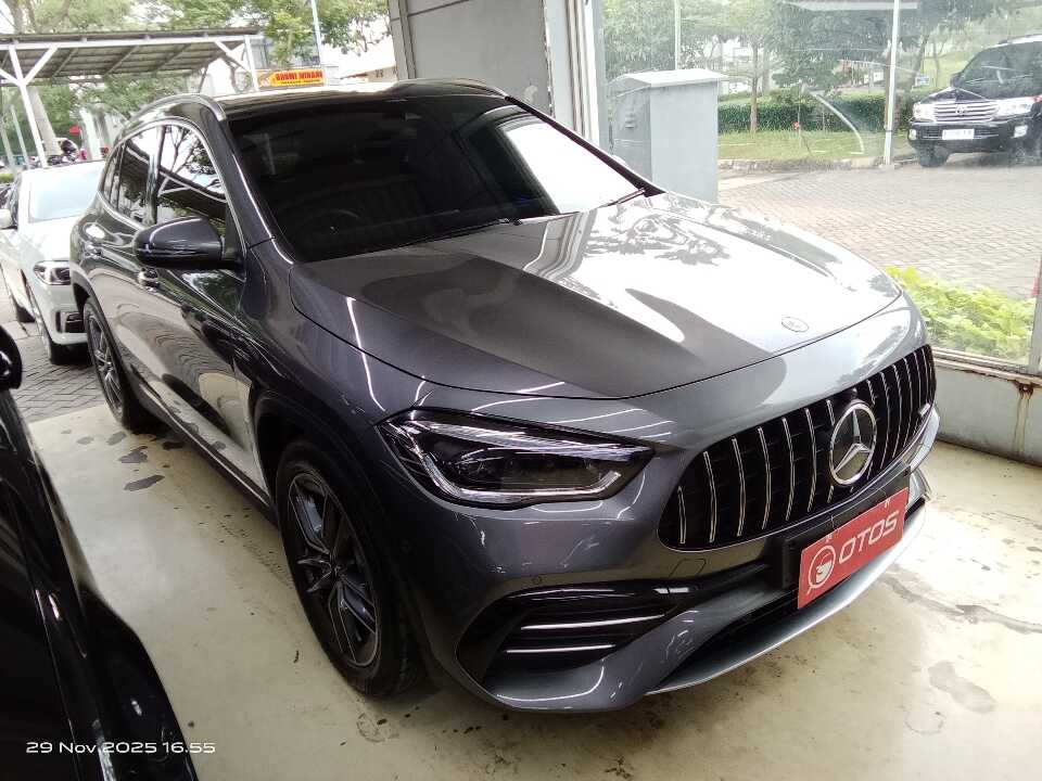 2023 Mercedes-Benz GLA35 AMG 2.0 4Matic - Foto 1 dari 6
