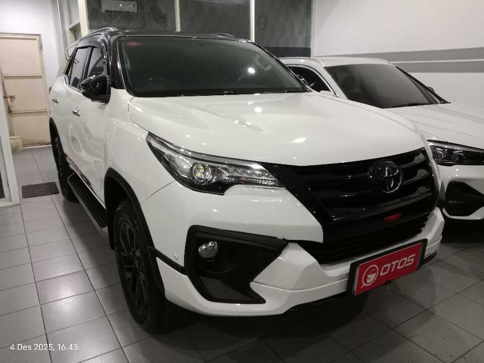 2018 Toyota Fortuner 2.4 4X2 VRZ - Foto 1 dari 6