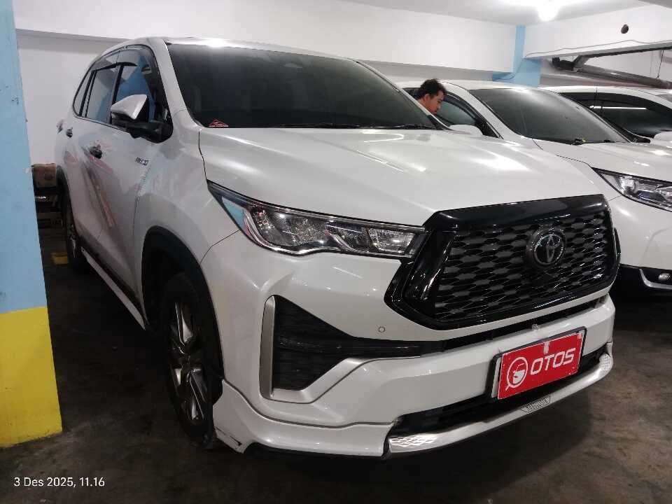 2023 Toyota Kijang Innova 2.0 Zenix Q HV CVT TSS - Foto 1 dari 6