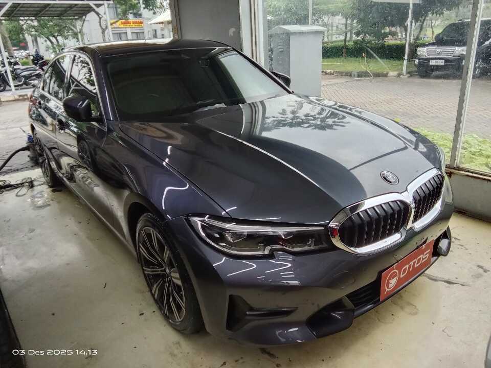 2022 BMW 320i 2.0 - Foto 1 dari 6
