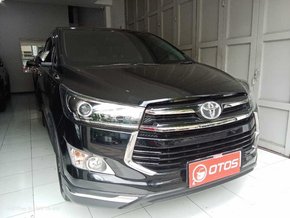 2018 Toyota Kijang Innova 2.4 Venturer - Foto 1 dari 6