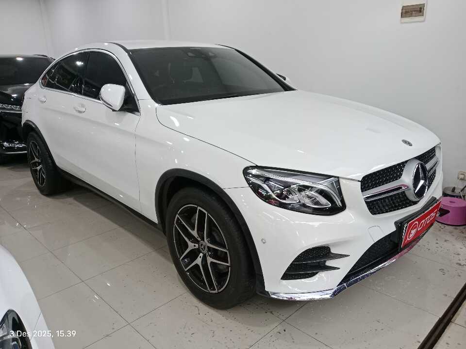 2019 Mercedes-Benz GLC300 2.0 - Foto 1 dari 6